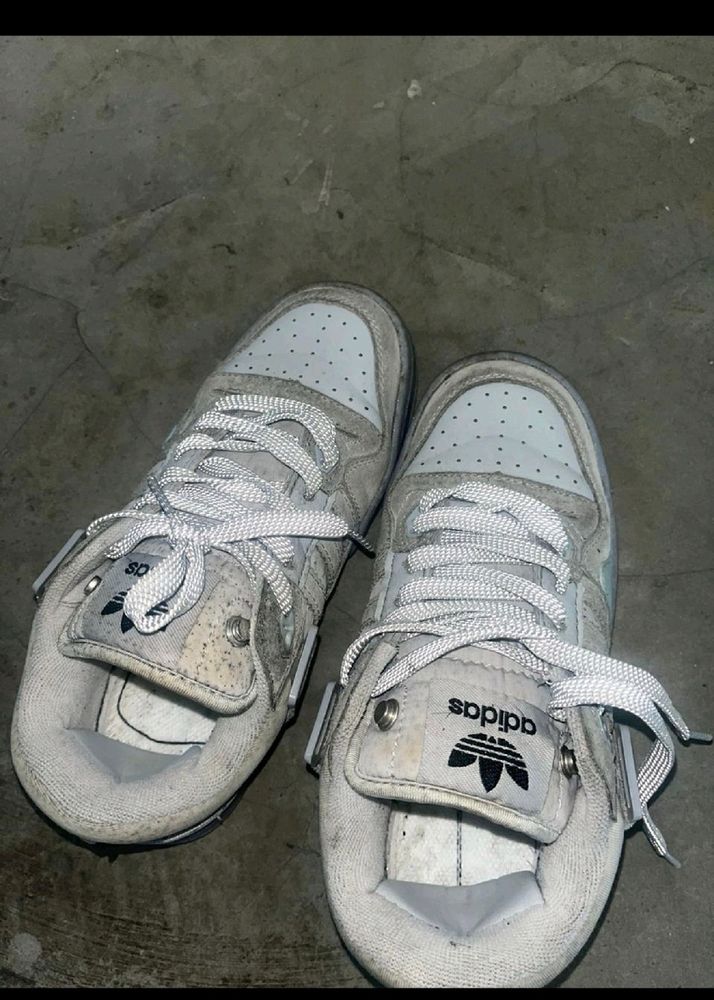 Adidas Sneakers