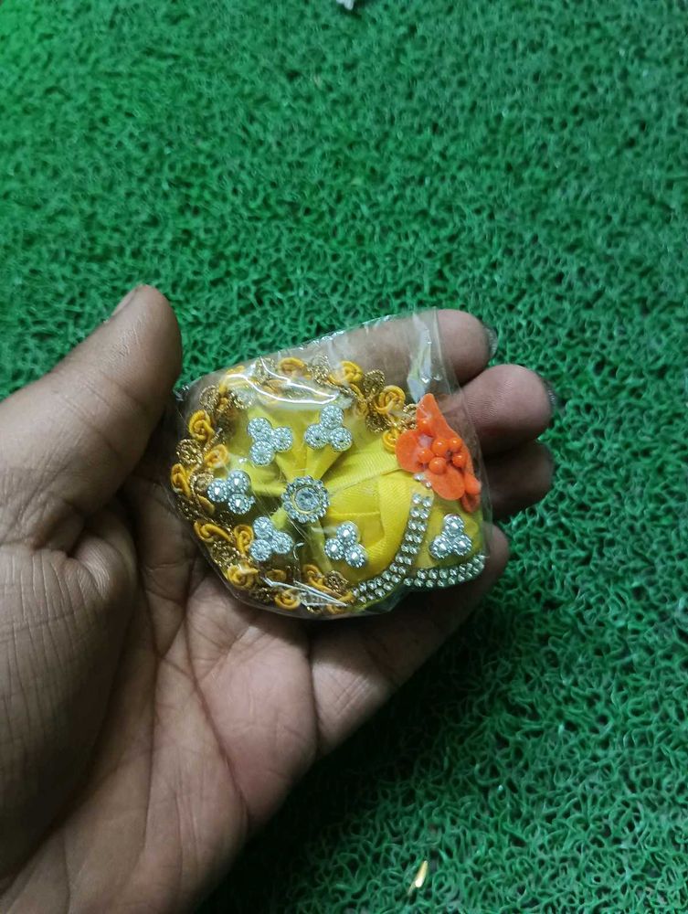 Laddu Gopal mukut