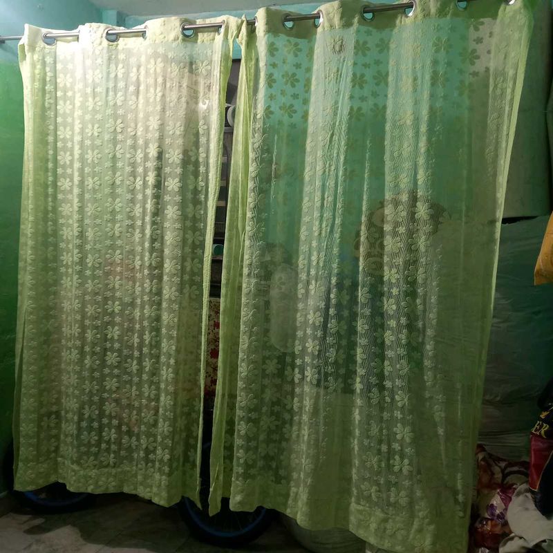 Like New Parrot Green Net Curtains Set Of 2