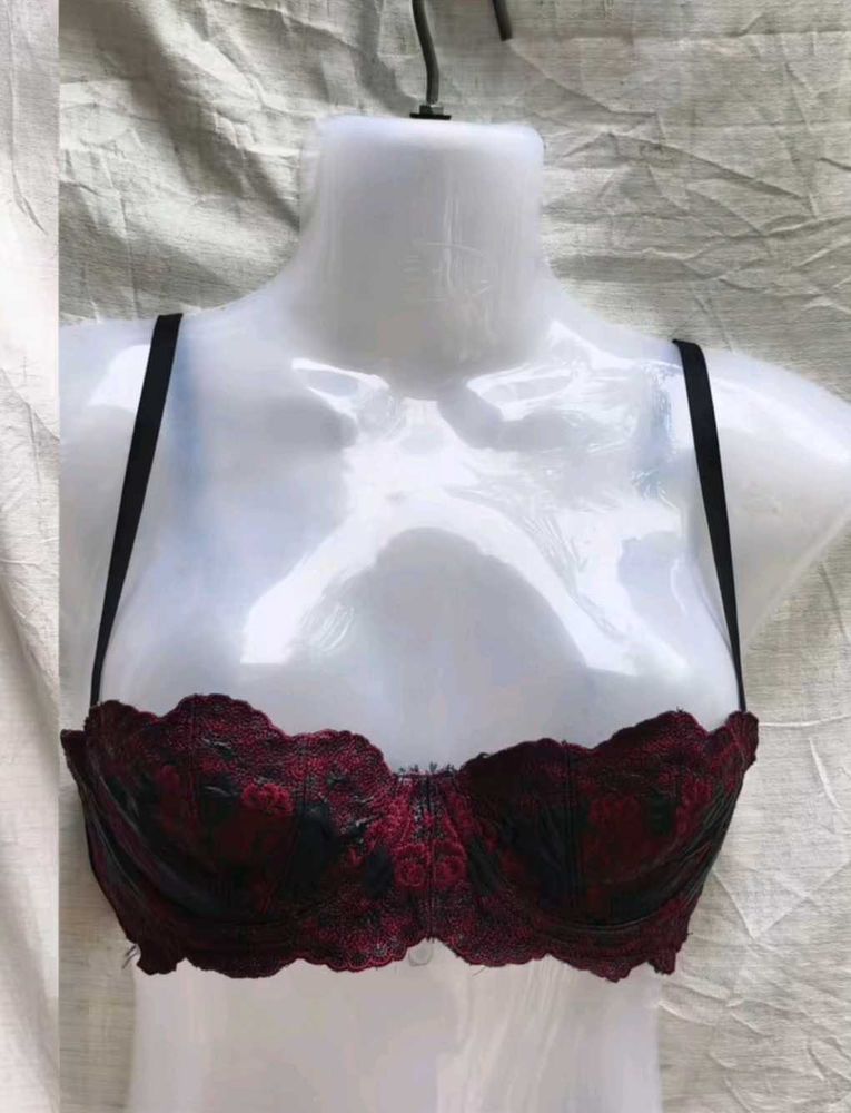 H&amp;M Lace Detail Bra 32C
