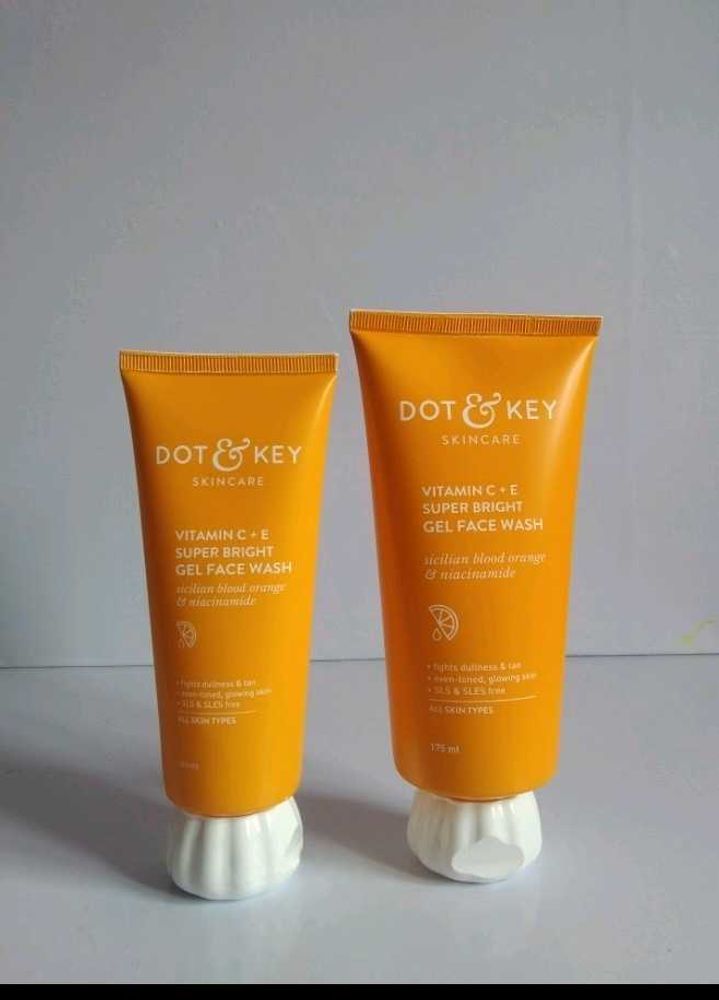 Dot &amp; Key Face Wash