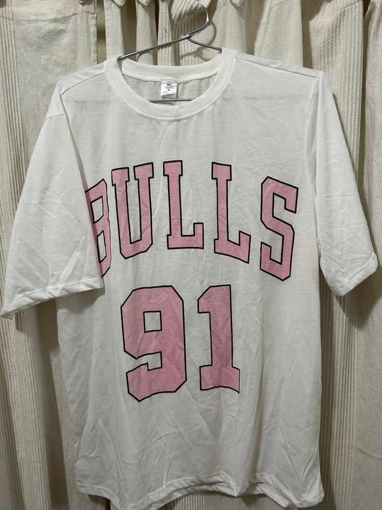 Oversized white shirt — size XL With text
