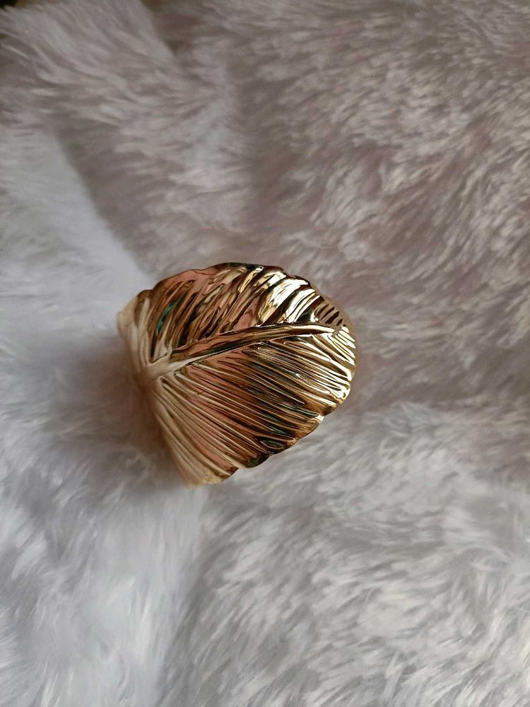 Golden Feather 🪶 Kada