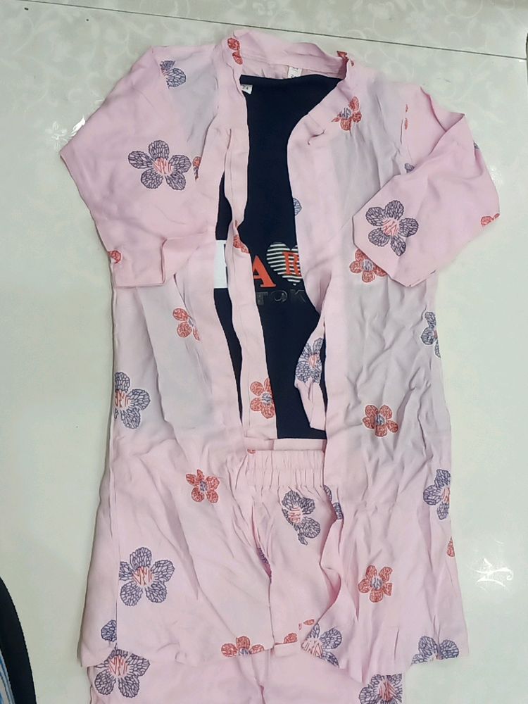 Girl Three Piece Srug Set(New) 4-5 Year