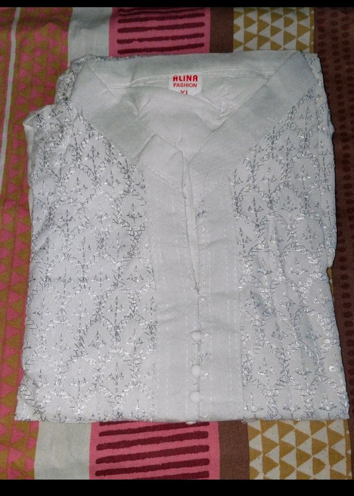 White Kurti (Women&#39;s)