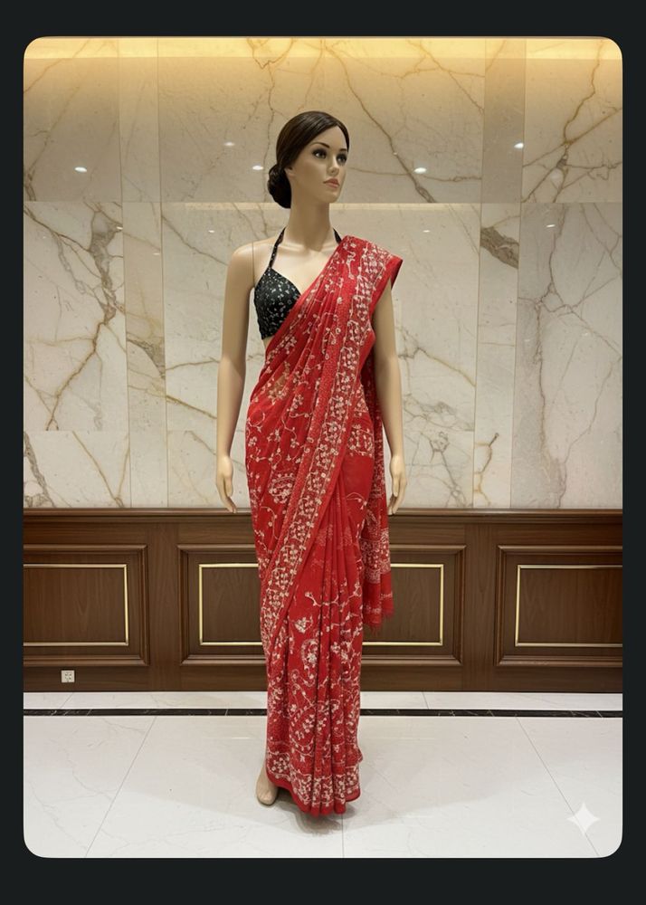 Elegant Red Floral Print Saree