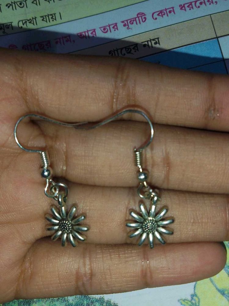 Daisy Flower Earrings