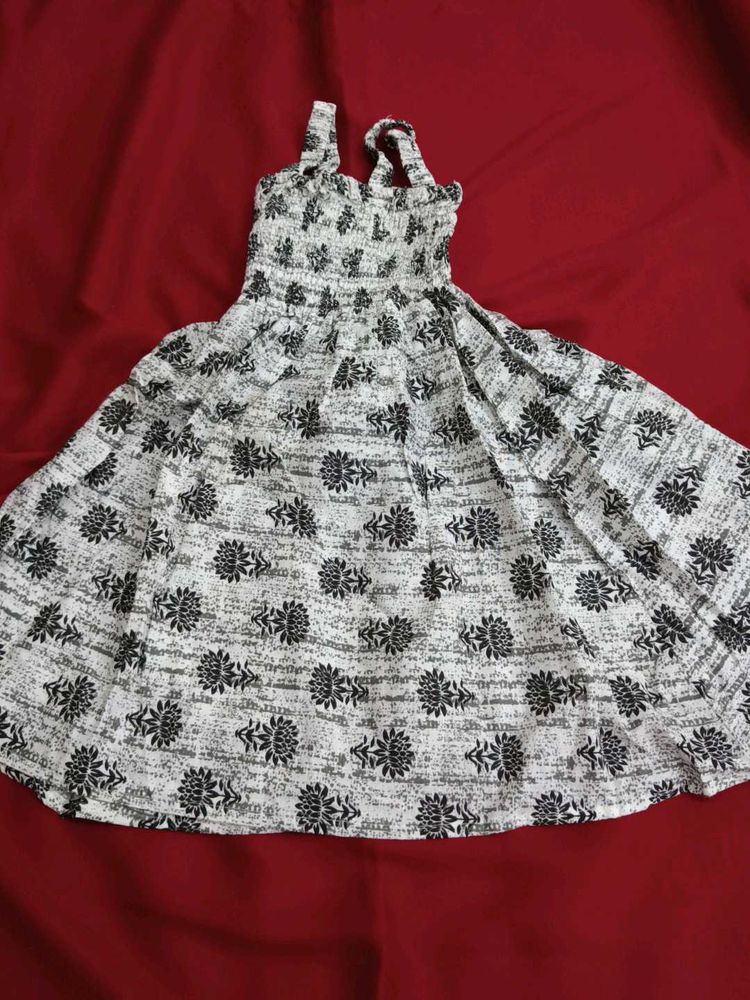 Cute White &amp; Black jaipuri top