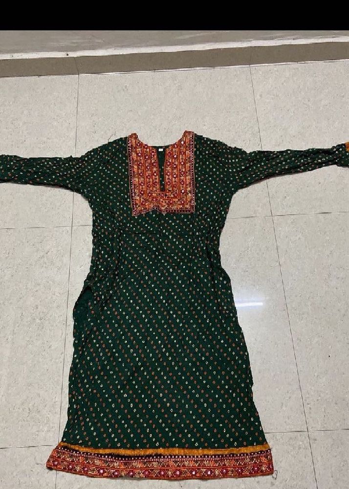 Green Embroidered Kurta