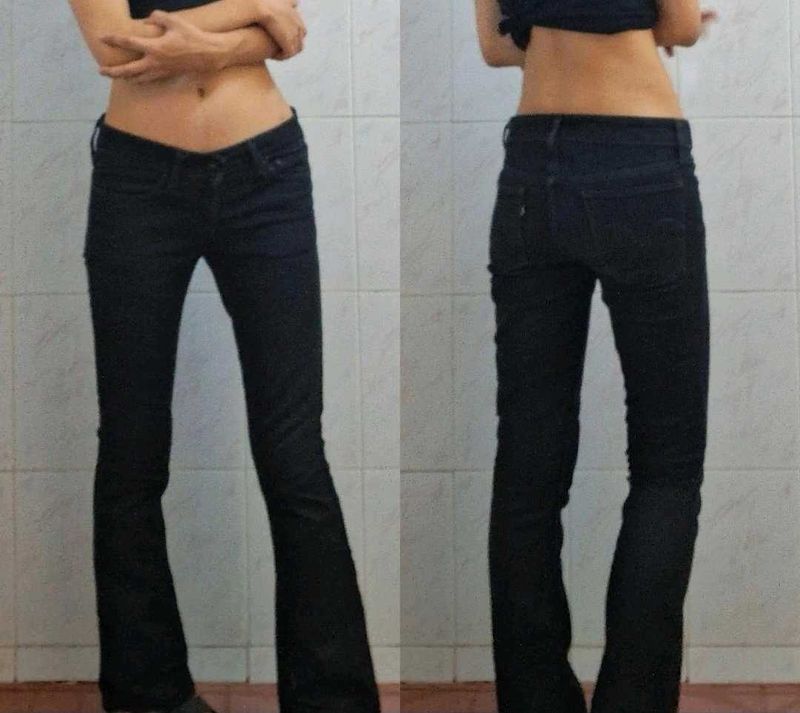 Black Levi&#39;s jeans (Low rise)
