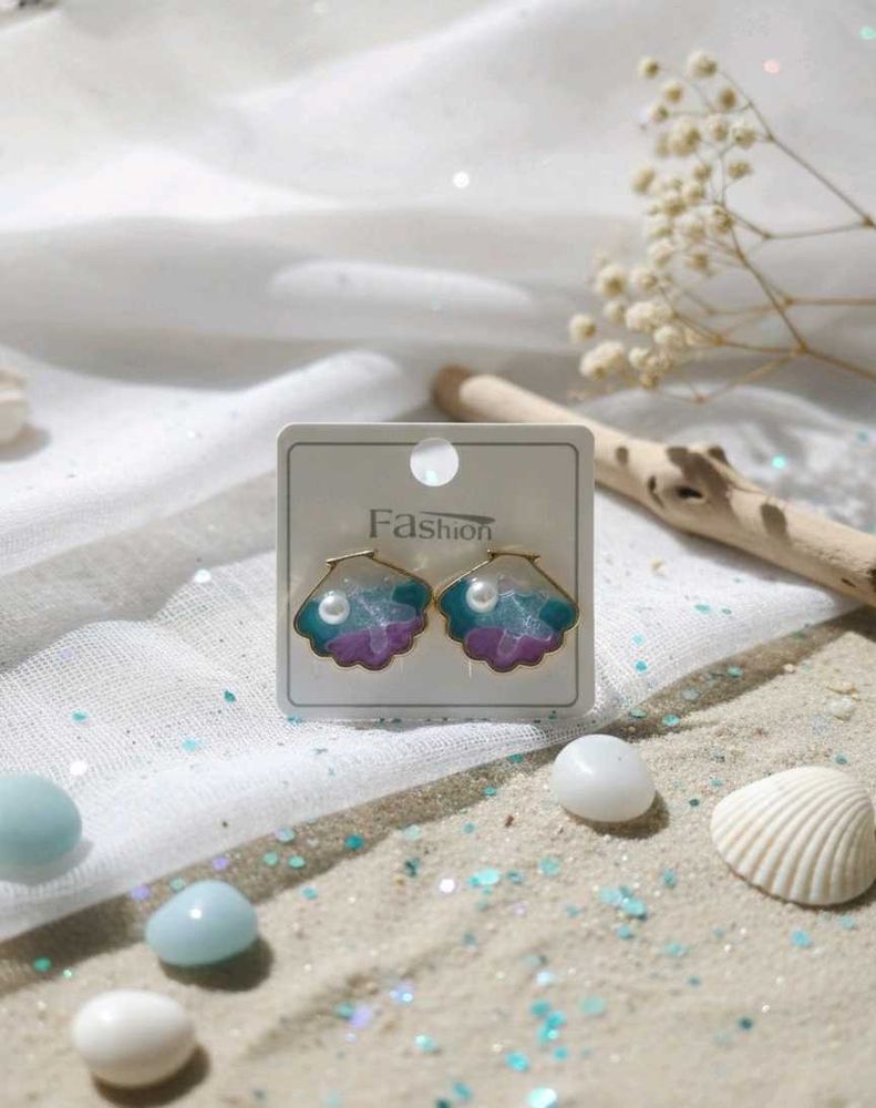 Shell Pearl Stud Earrings