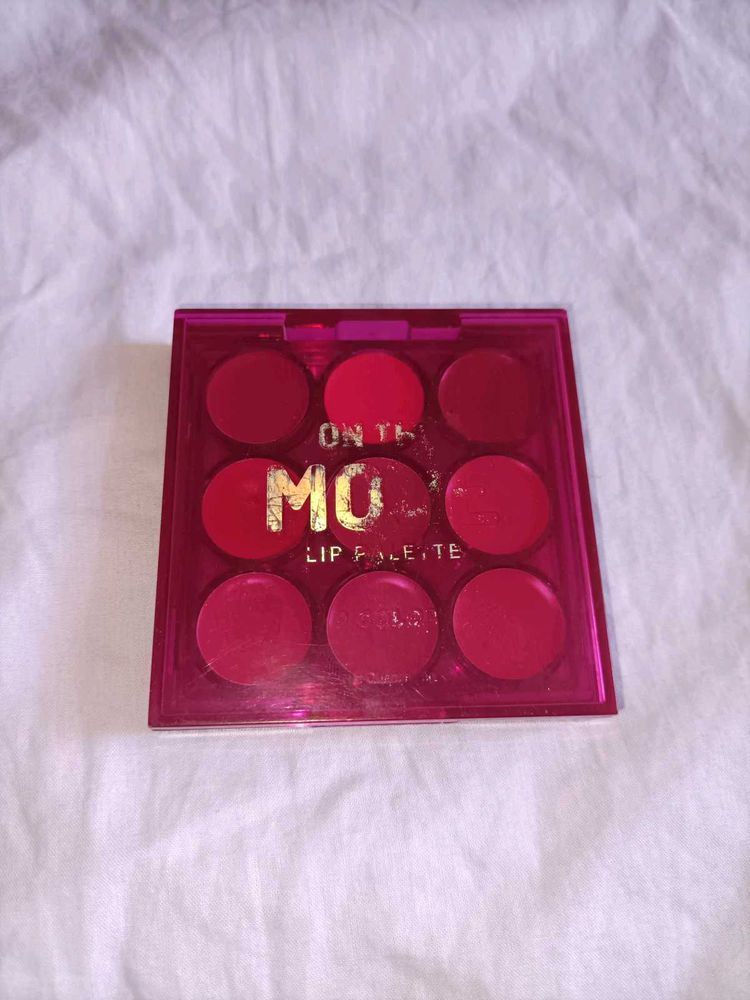 On the Move Lip Palette