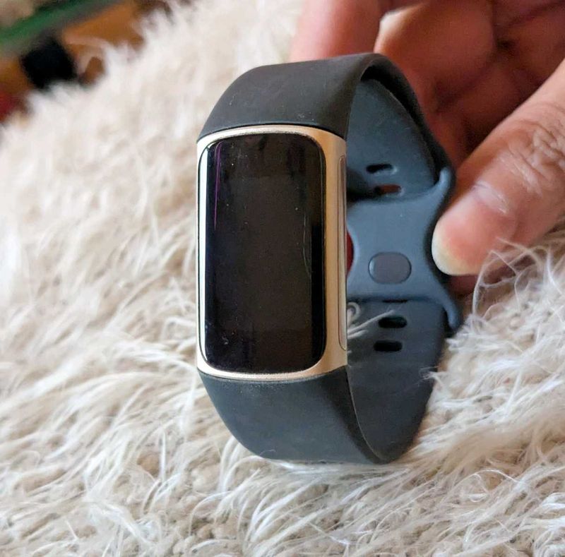 Fitbit Charge 5