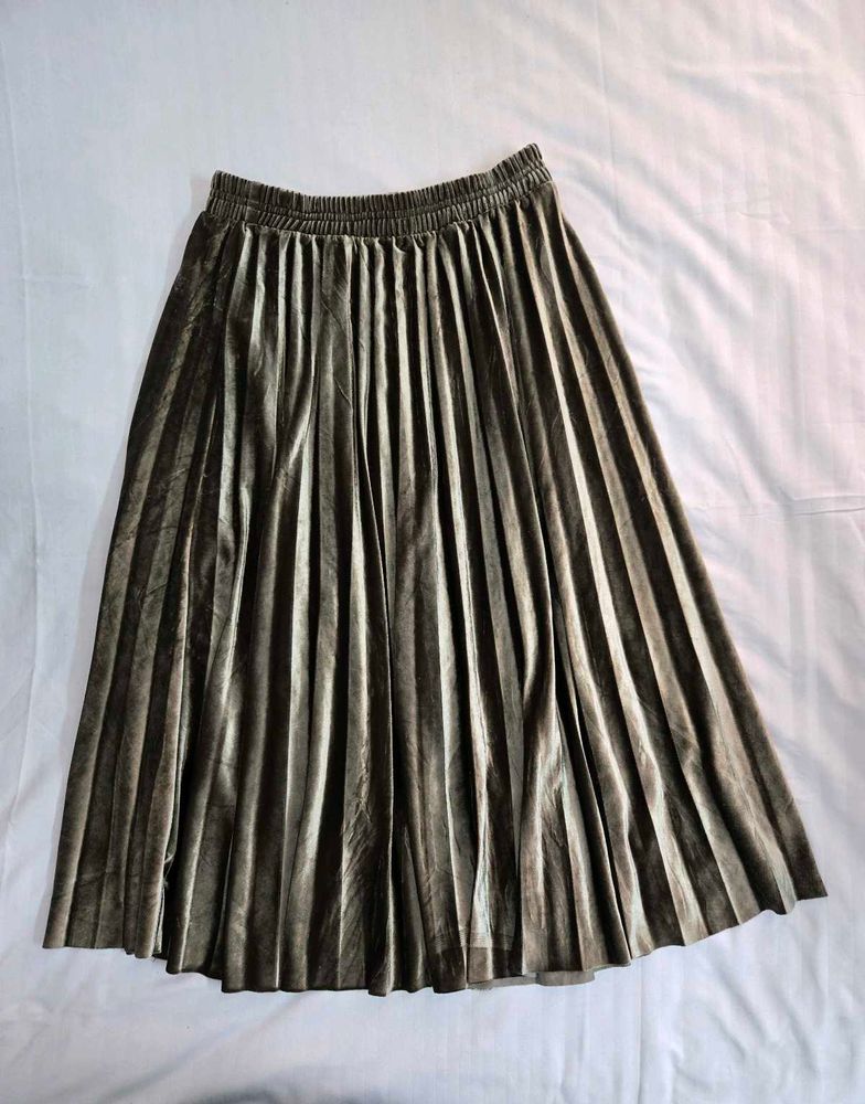 Olive Green Pleated Skirt waist 28/30