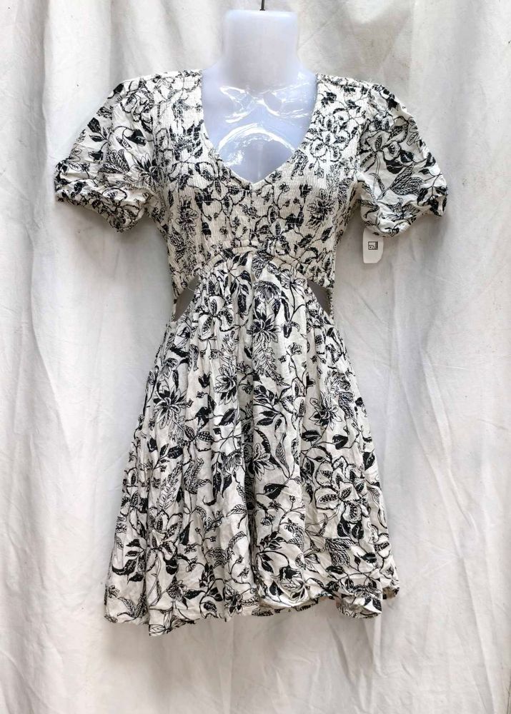 101610. Floral Cutout Mini Dress