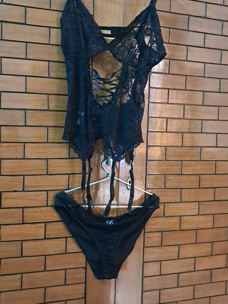 laces premium  garter  top set