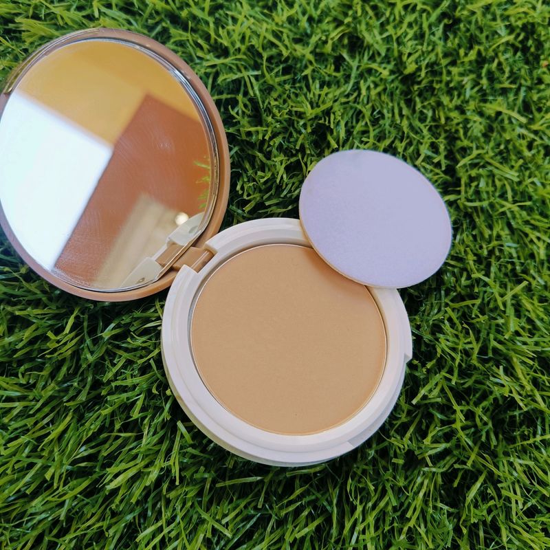 Myglamm Super Serum Compact