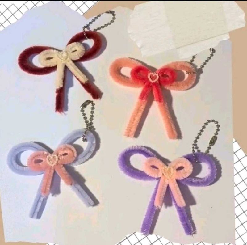 Pipe Cleaner Bow Keychain