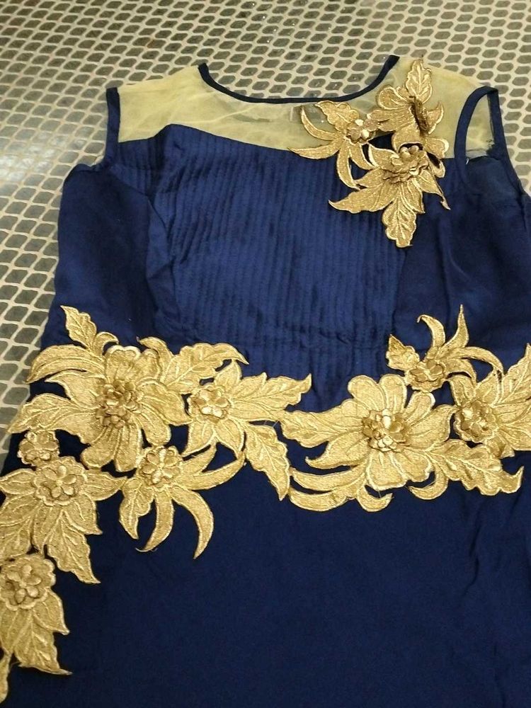 Beautiful Kurta With Golden Leggings