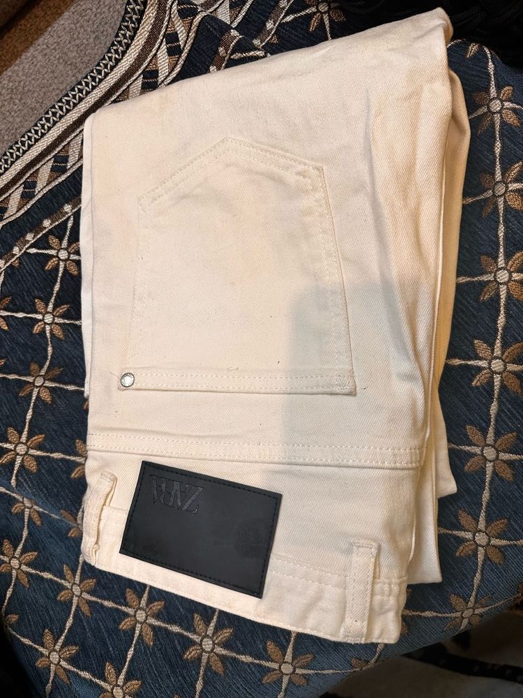 Zara Off-White Denim Jeans