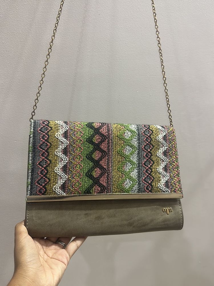 Madame Sling Bag
