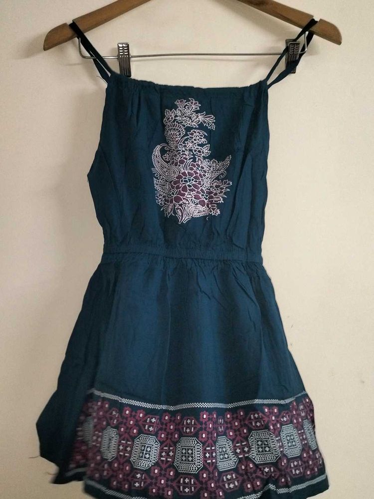 Sleeveless Blue Embroidered Short TOP/kurti