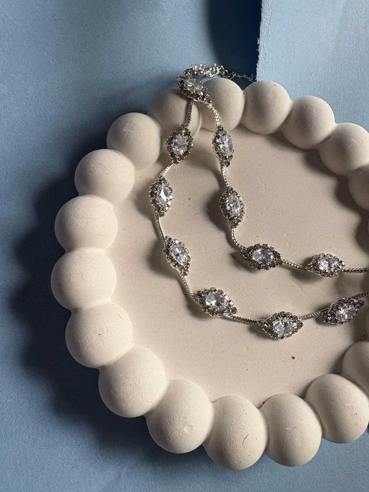 Elegant Silver Necklace With Matching Earrings