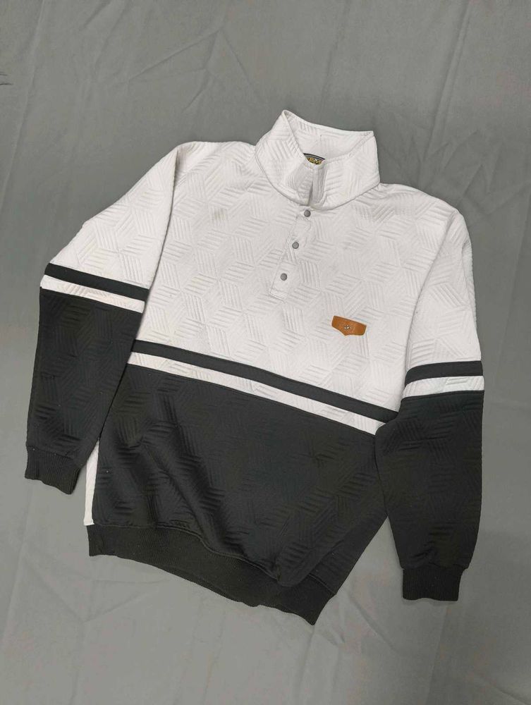 Stylish Black &amp; White Pullover