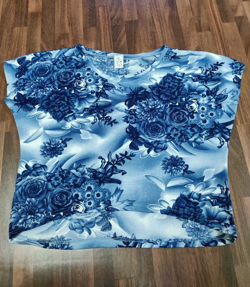 Blue-tiful Floral Crop top