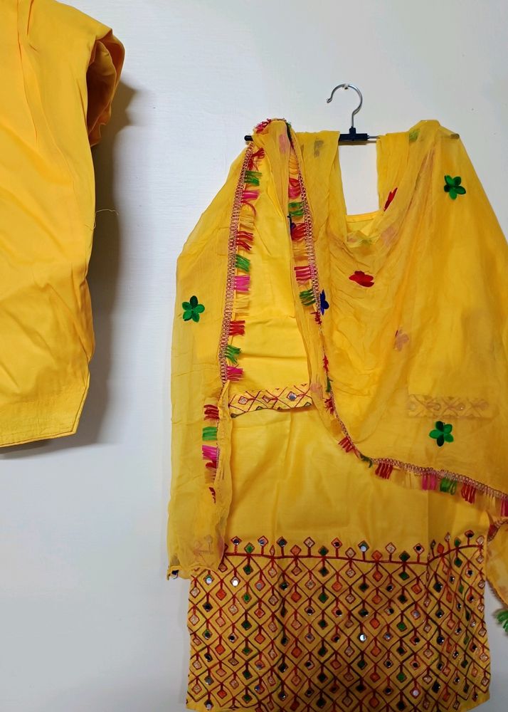 Complete Yellow Salwar Suit Set With Bangles