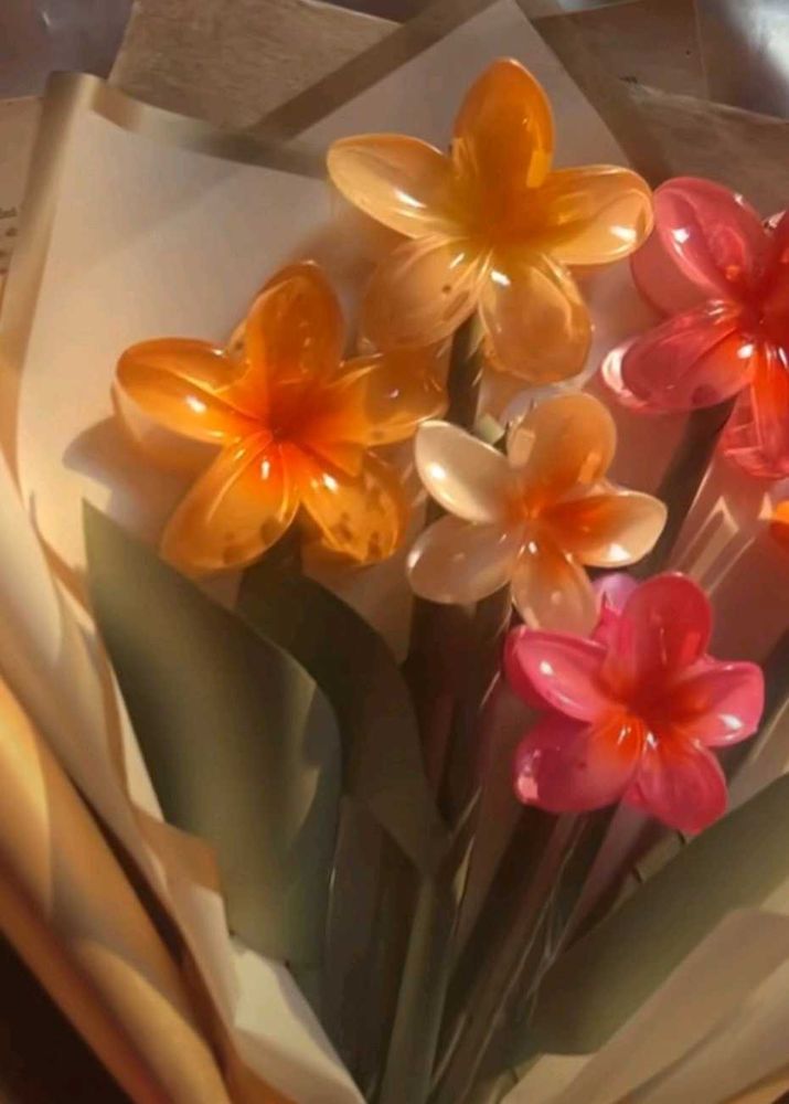 Trendy Flower Claw Clips Boquet