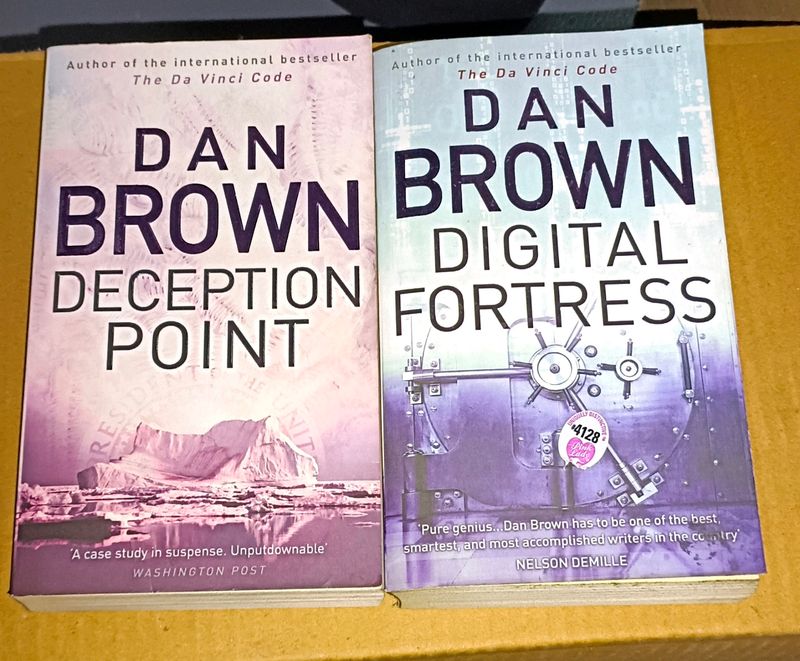 Set Of 2 Dan Brown&#39;s Book - Deception Point And Digital Fortress