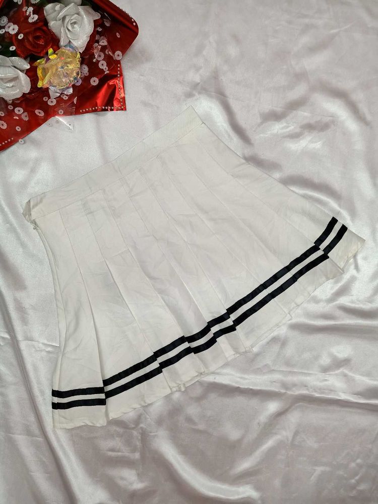 Pleated Korean Mini Skirt🤍🖤
