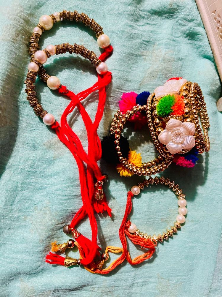 !!SALE!!🥳5 Multicolour Bracelets