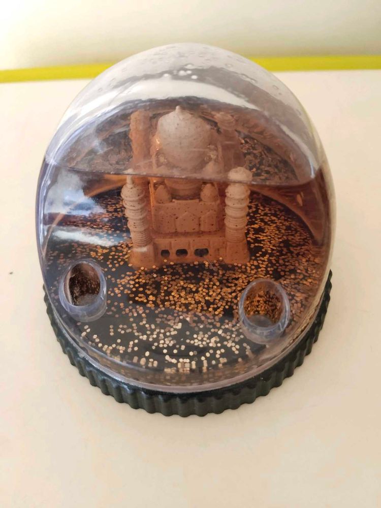 Taj Mahal Snow Globe condition good