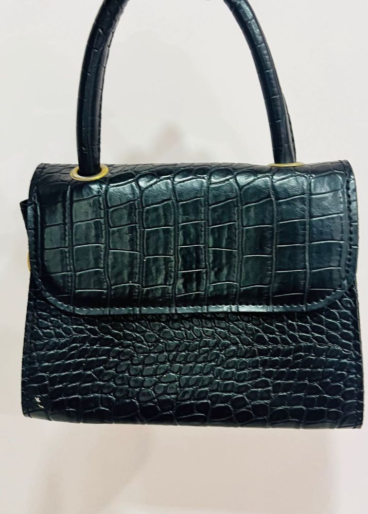 Chic Black Handbag