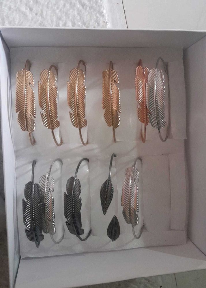 Bracelet  4.Color