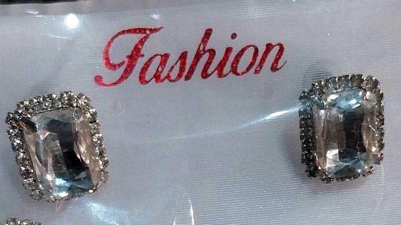 AD silver color nekles with tops