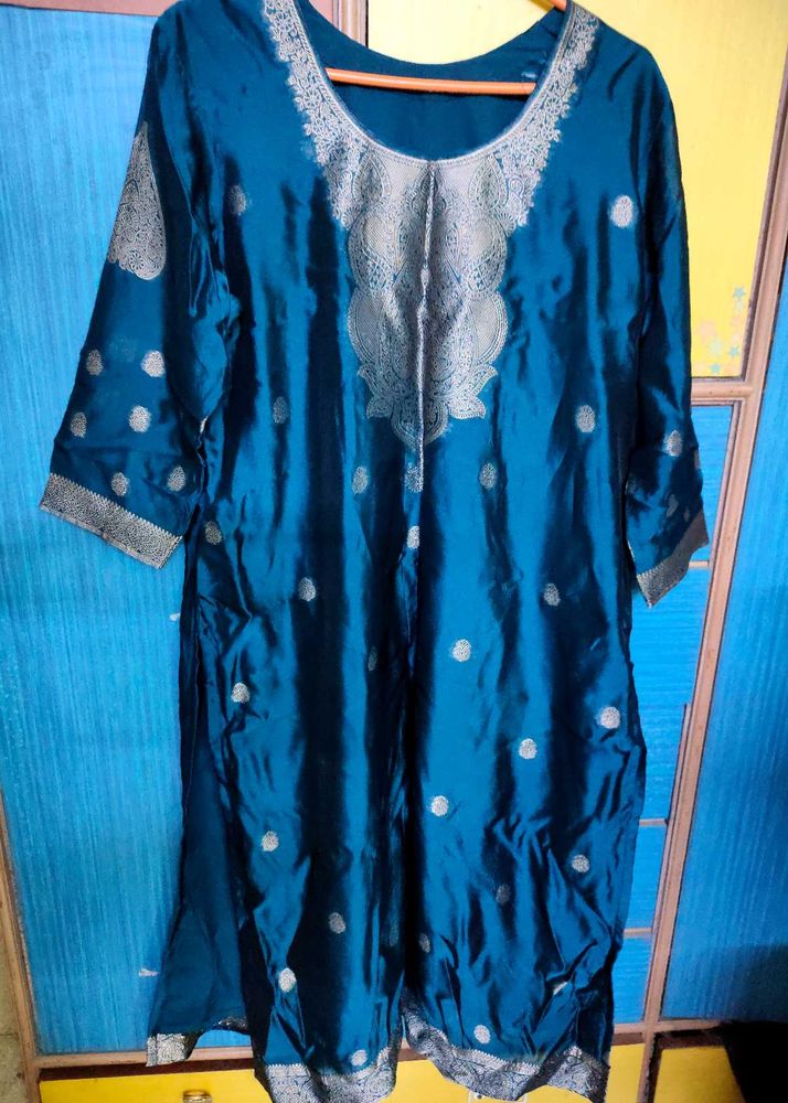Peacock Green With Gold Embroidery Kurta Set