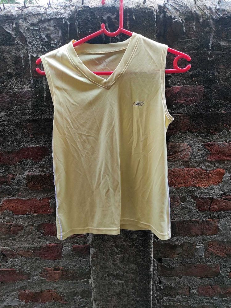 Sporty Reebok Yellow Shirt💛
