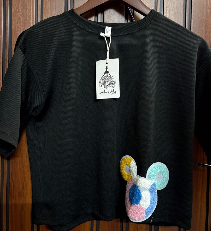 Cute Black Graphic crop Tee