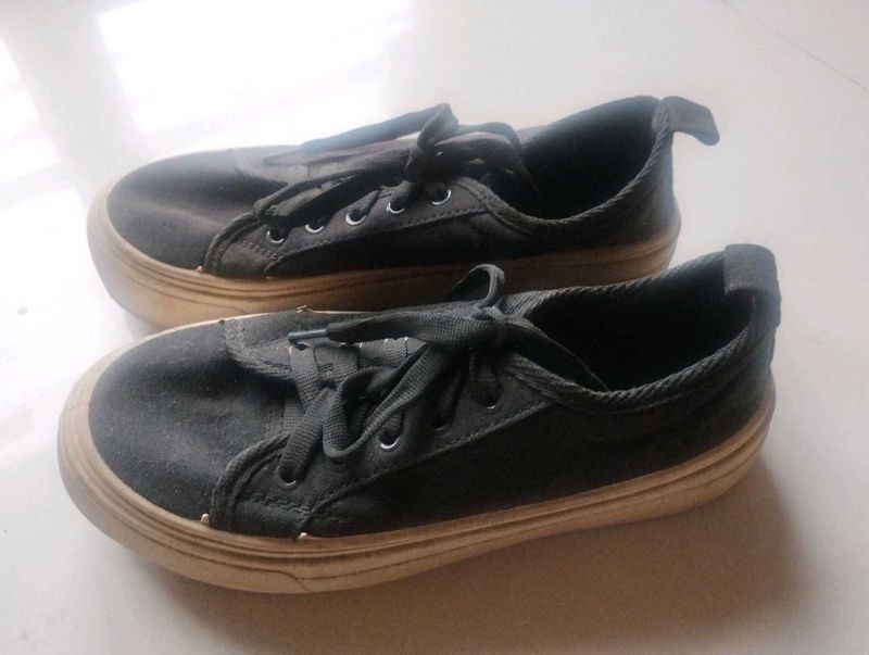 Zudio Black Platform Sneakers