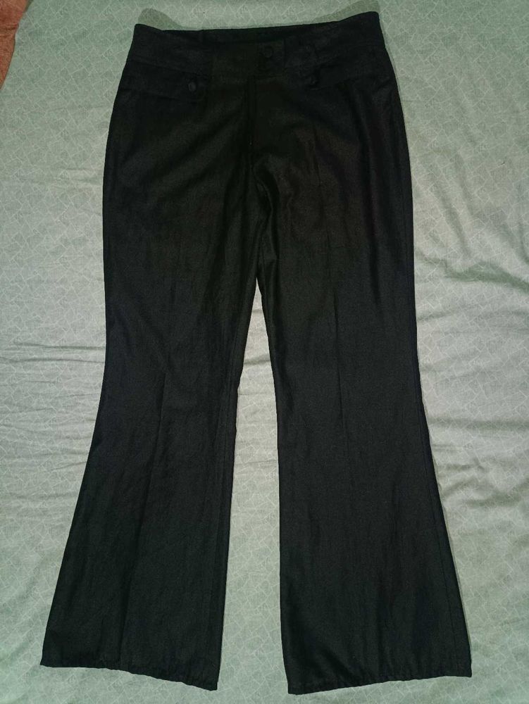 Women&#39;s Black Falred Trouser