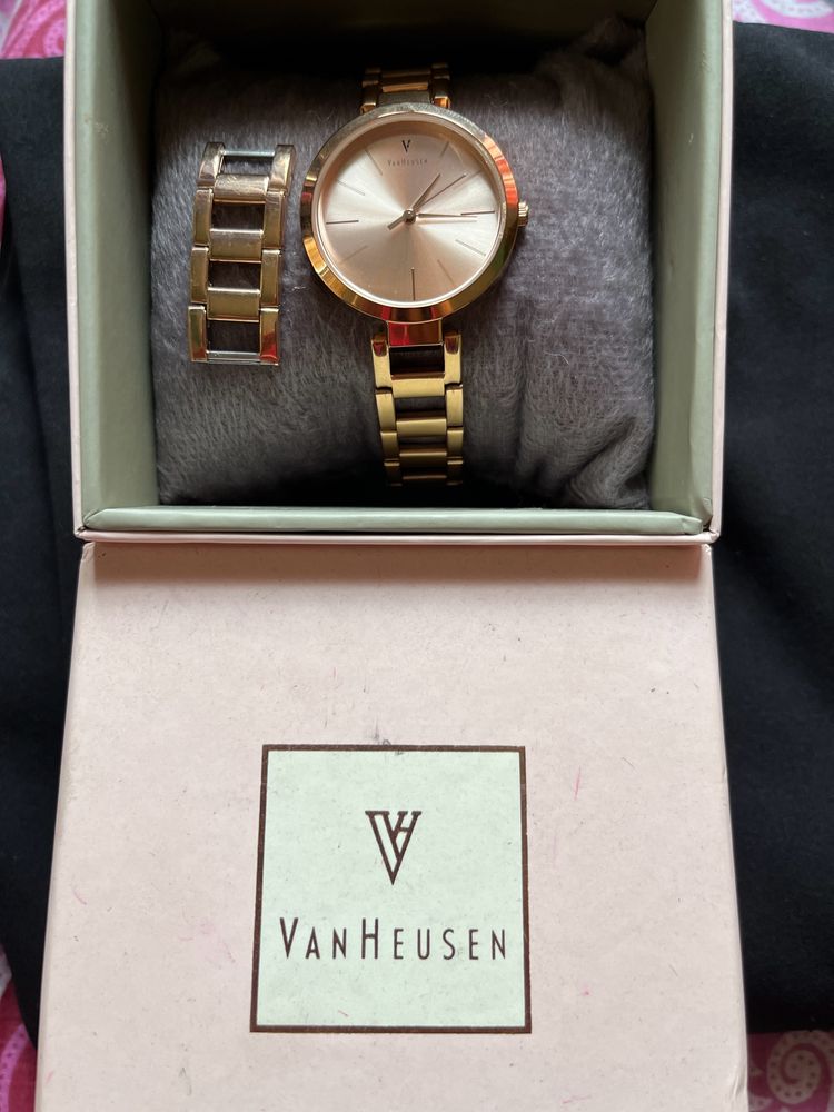 Van Heusen Women’s Rose Gold Watch
