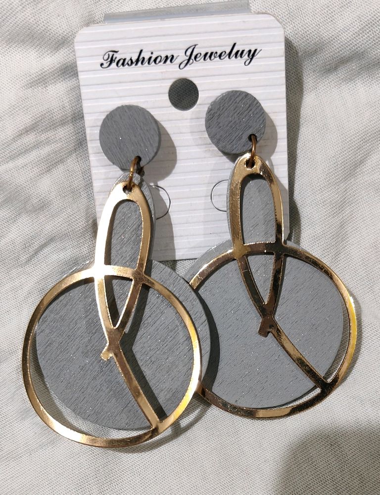 Beautiful Grey Colour Earrings