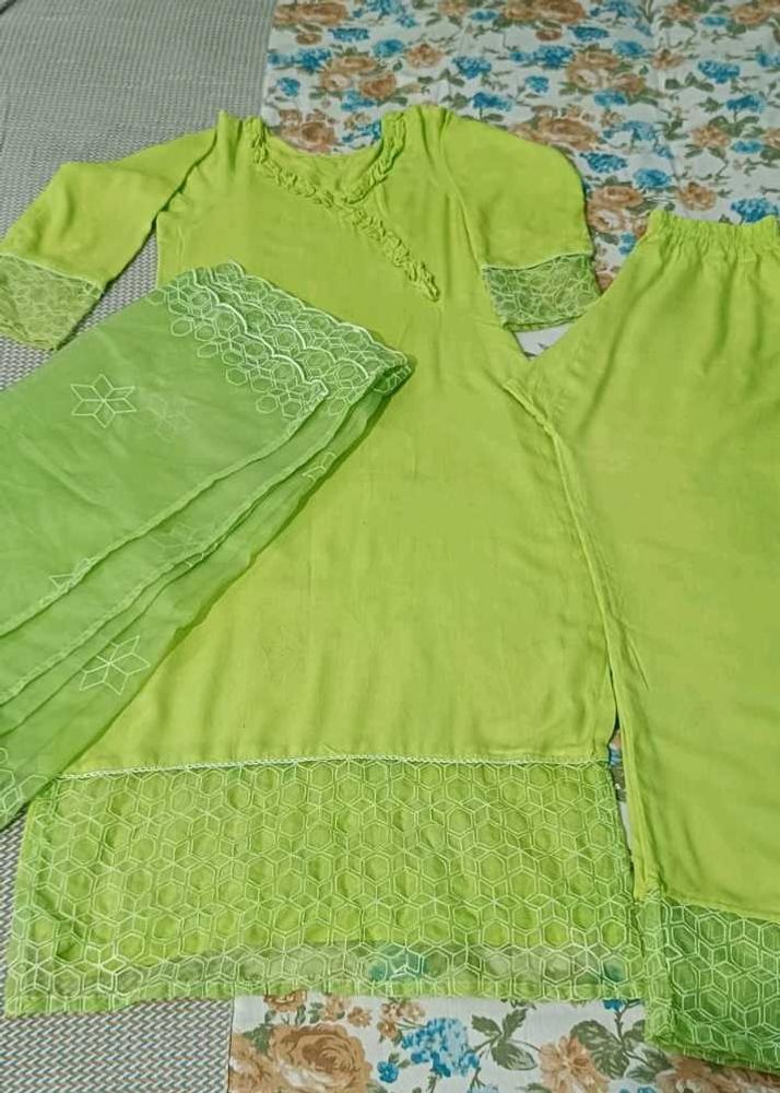 Women Kurta With Sandle