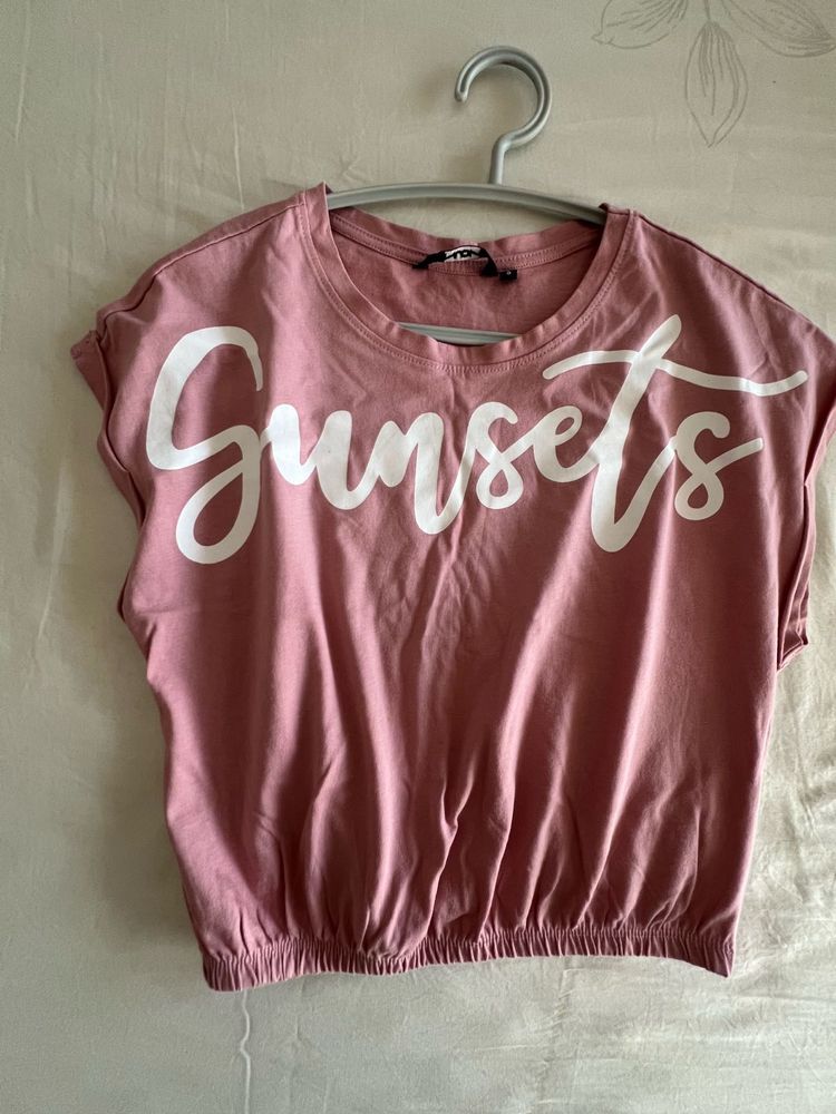 Cute Pink 'Sunsets' Graphic Tee