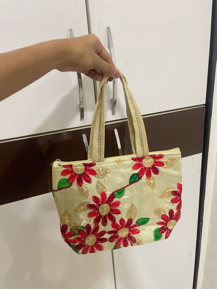 Floral Embroidered Handbag