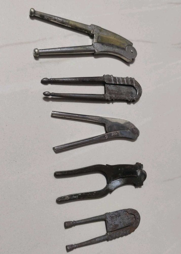 Nut Cutter