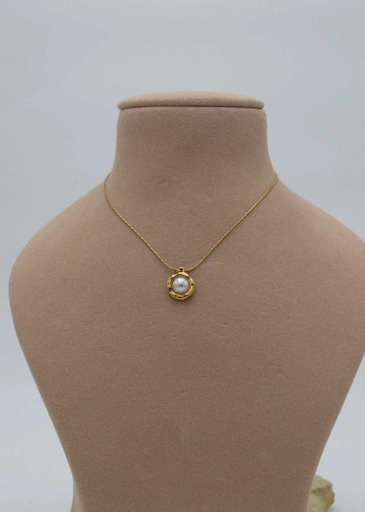 Pearl Pendant Necklace